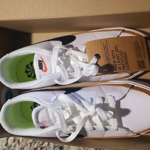 Nike legacy women's 7.5 size